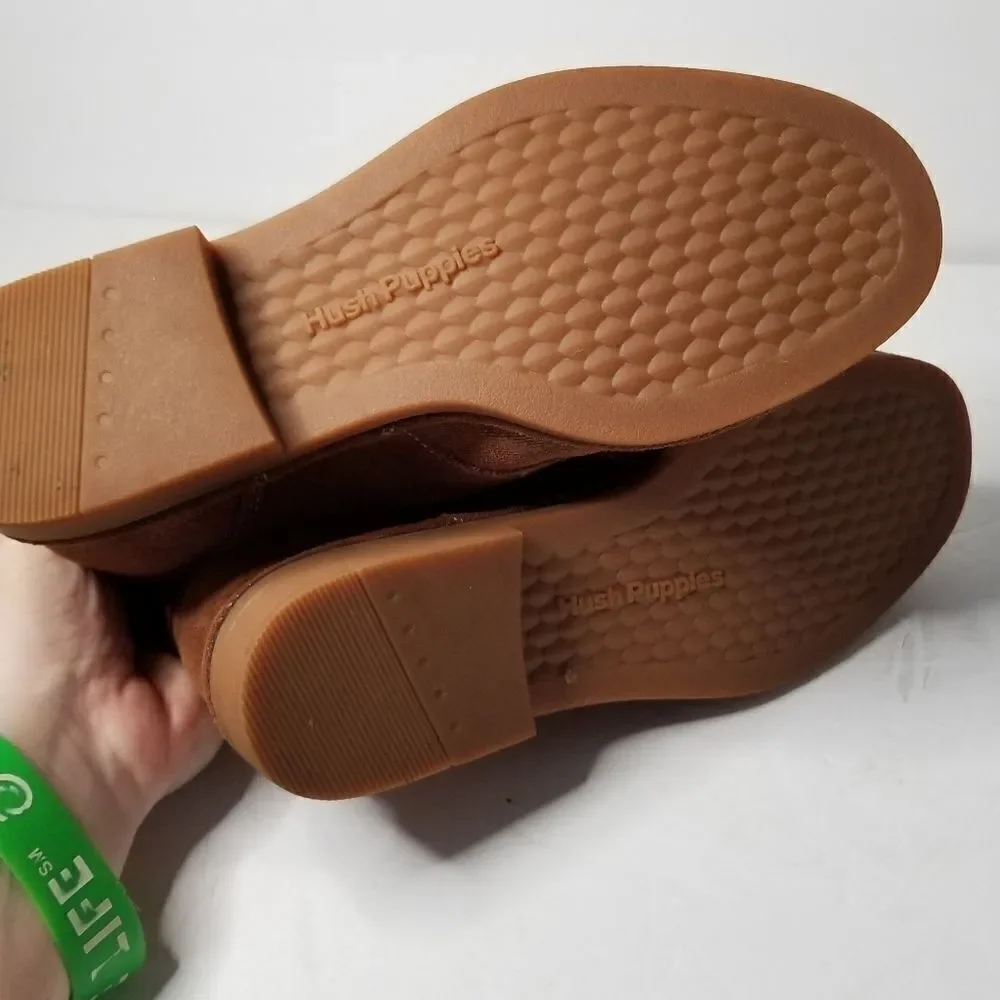 Hush Puppies Women's size 6 camel color